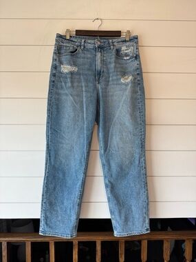 American Eagle women’s mom’s straight jeans! Size 12!